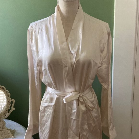 Victoria's Secret Vintage Full Length Robe - Picture 3 of 9